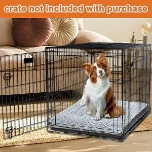 Cama premium para perros con superficie de terciopelo rosa bordes resistentes y base impermeable.