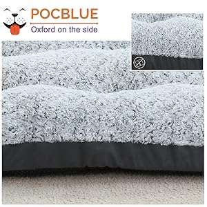 Cama premium para perros con superficie de terciopelo rosa bordes resistentes y base impermeable.