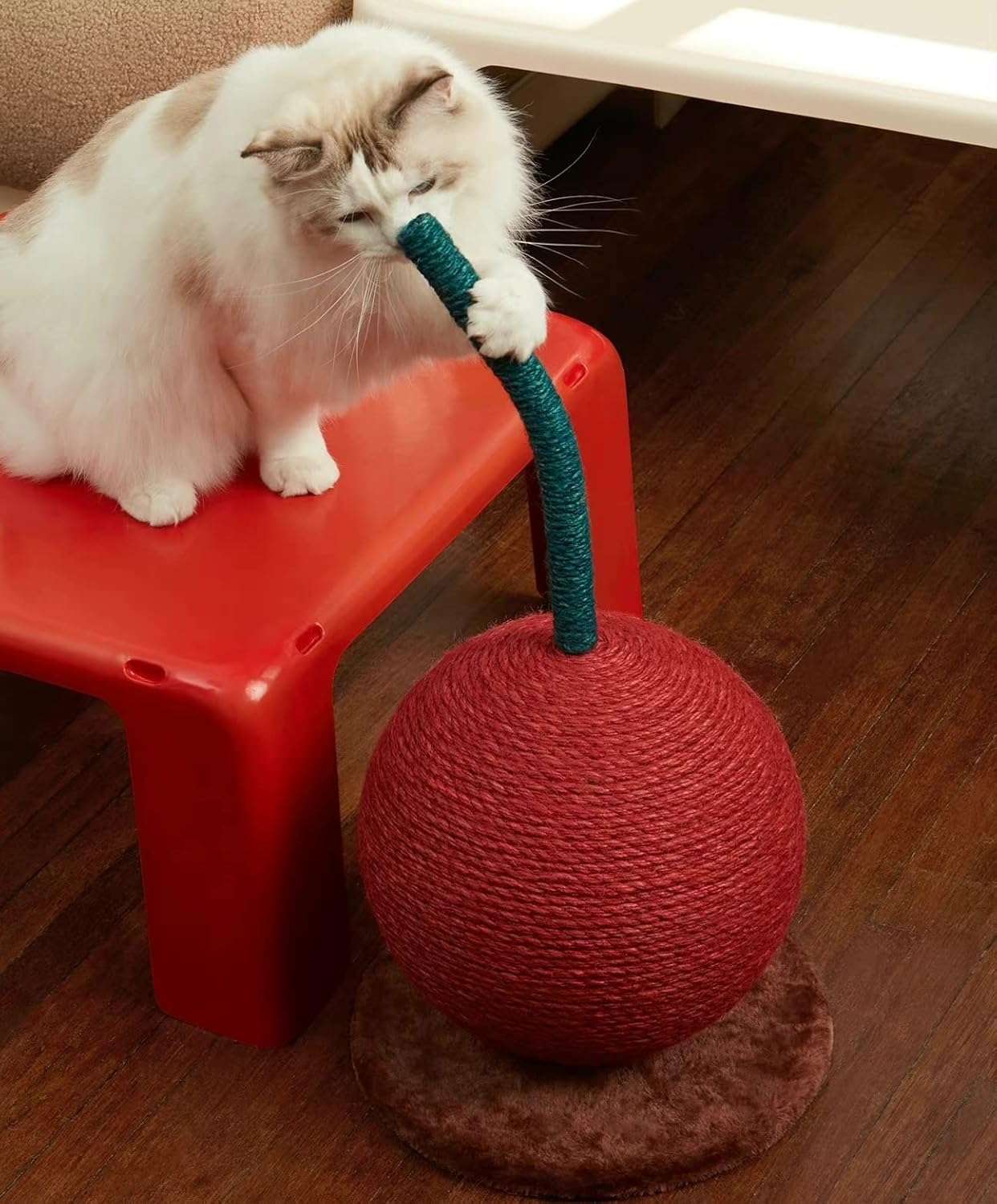 poste rascador vertical para gatos con forma de cereza de 57.51 centimetros recubierto en cuerda de yute natural ideal para chile