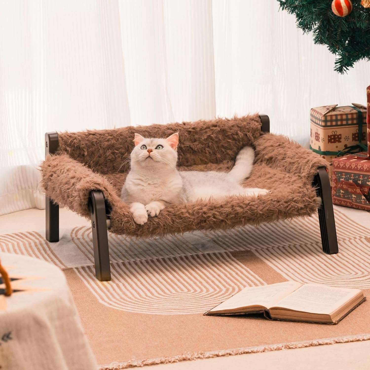 Sofa elevado de felpa para gatos y perros pequeños con reposabrazos