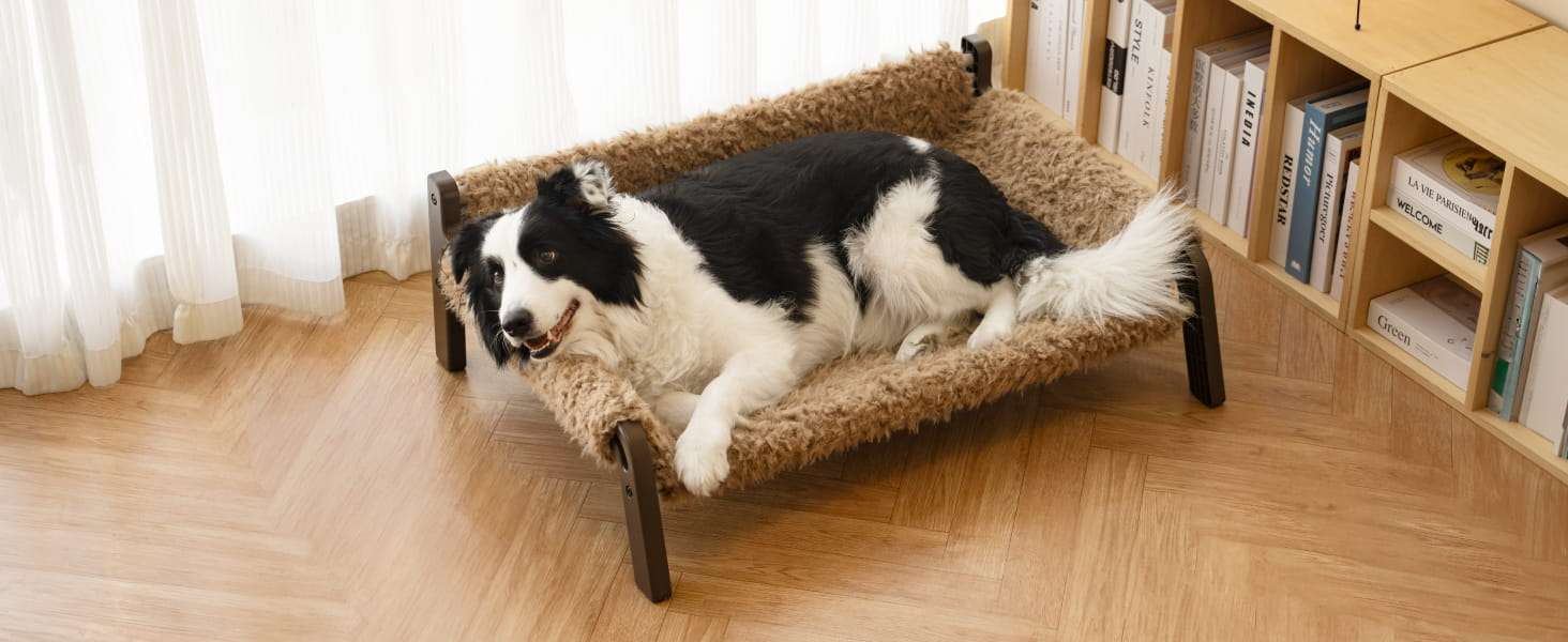 Sofa elevado de felpa para gatos y perros pequeños con reposabrazos