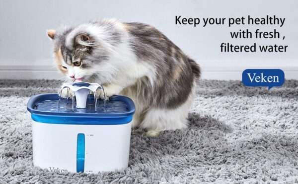 Fuente de agua para mascotas 2.8L con alfombra antiderrames y luz LED. Bebedero con base antideslizante para perros y gatos, ideal para mantener el suelo limpio.