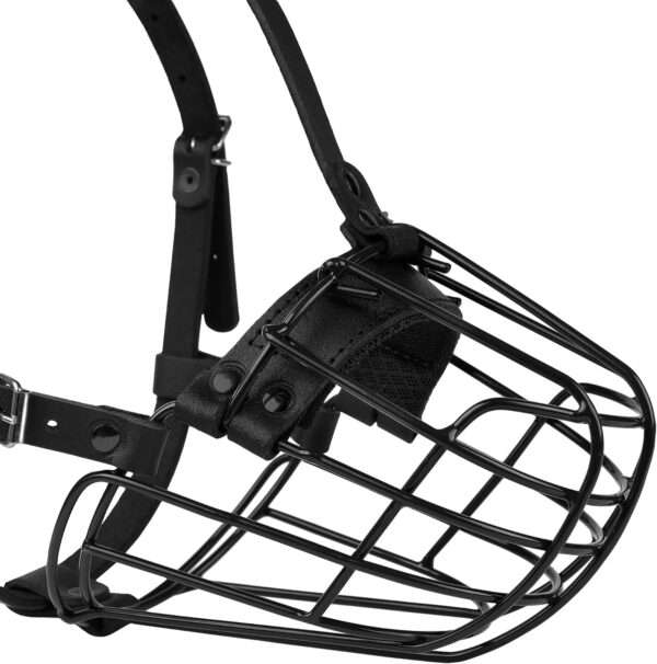 Bozal de metal de cesta de alambre para perros grandes con correas de cuero.