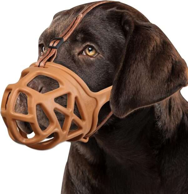 Bozal de cesta para perros grandes. Es un bozal antimordidas, ideal para entrenamiento.