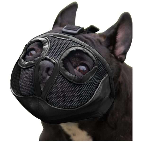 Bozal de malla transpirable para perros de hocico corto, como bulldogs o pugs.