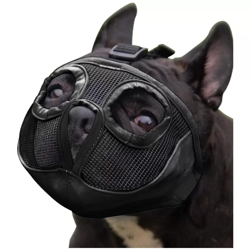 Bozal de malla transpirable para perros de hocico corto, como bulldogs o pugs.