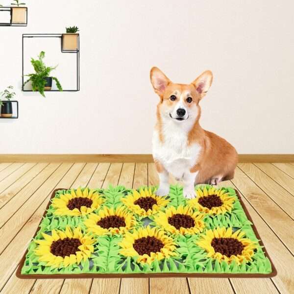 Tapete de olfateo para perros con forma de girasol. Es un juguete que fomenta la estimulación mental y la alimentación lenta.