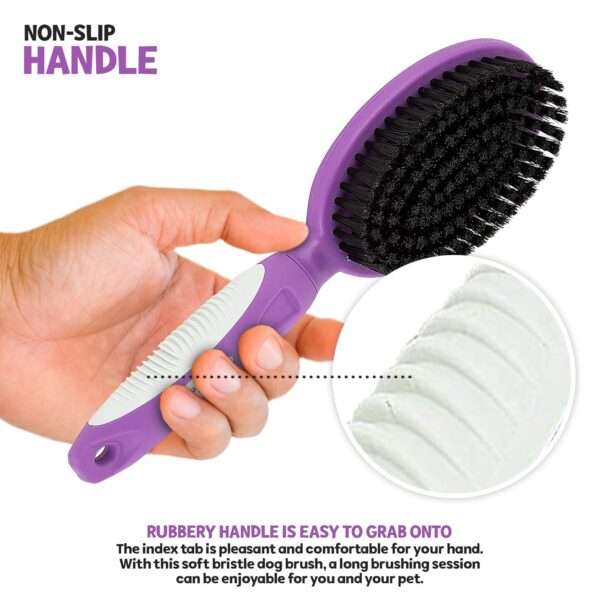 Cepillo de cerdas suaves para perros y gatos de pelo corto.
