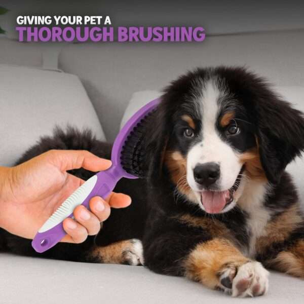 Cepillo de cerdas suaves para perros y gatos de pelo corto.