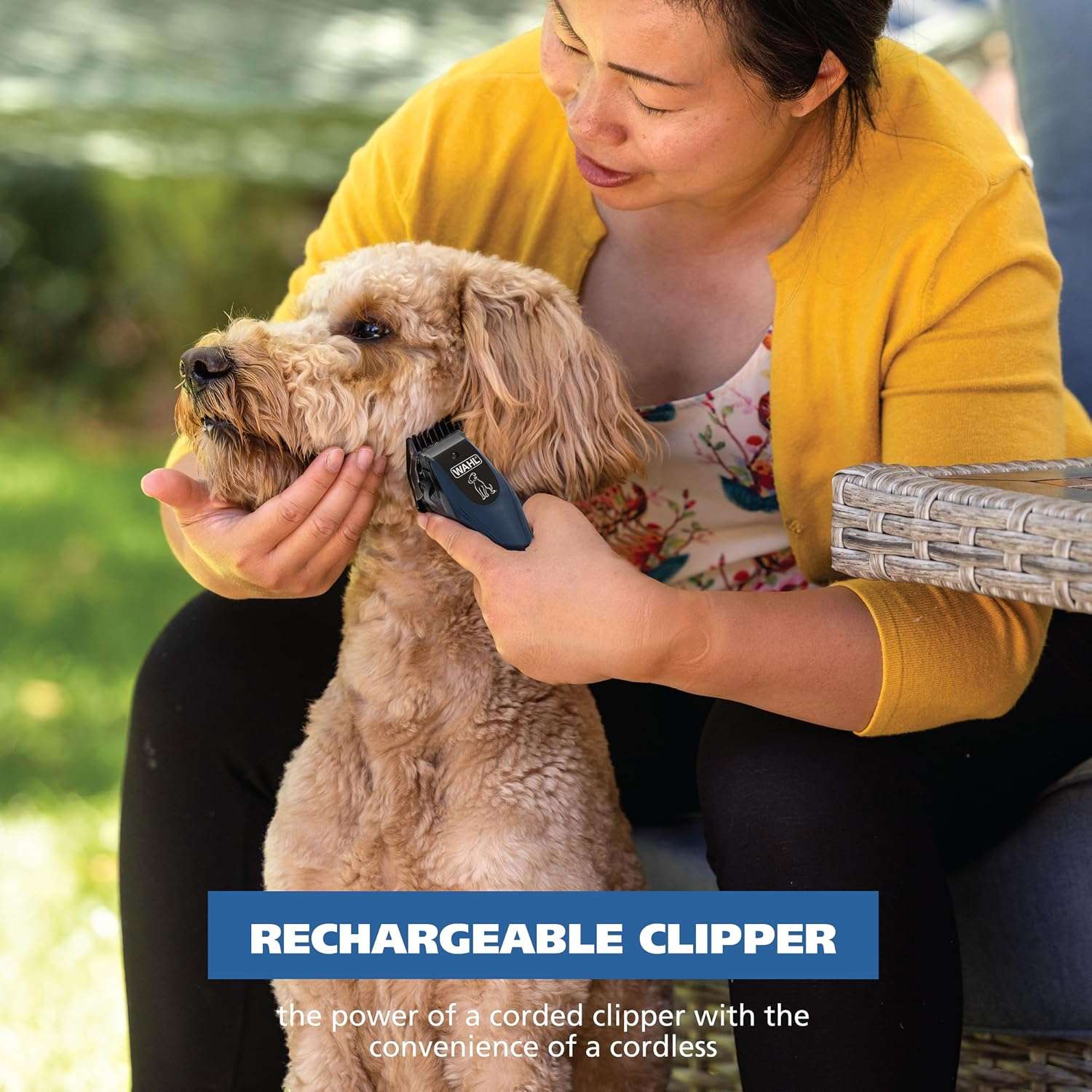 Cortapelos profesional inalámbrico para perros de pelaje grueso.