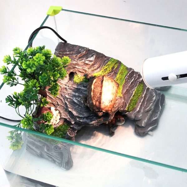 Escondite de resina para terrario, con diseño de roca y árbol en ángulo recto para maximizar el espacio en la esquina.
