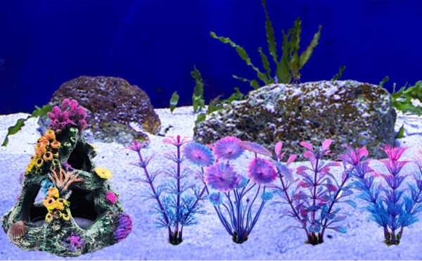 Montaña de coral de resina colorida con 3 agujeros, ideal como escondite para peces Betta, incluye 4 plantas.