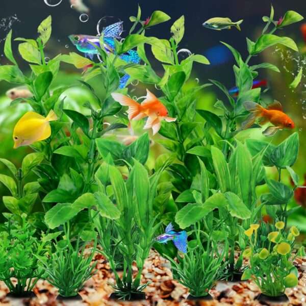 Kit de 10 plantas artificiales verdes para acuario con base pesada, incluye tamaños de 12 cm a 20 cm.