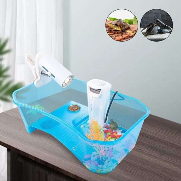 Un kit completo para tortugas, mostrando un acuario multifuncional de 40x13x24 cm, una lámpara, un filtro y otros accesorios.