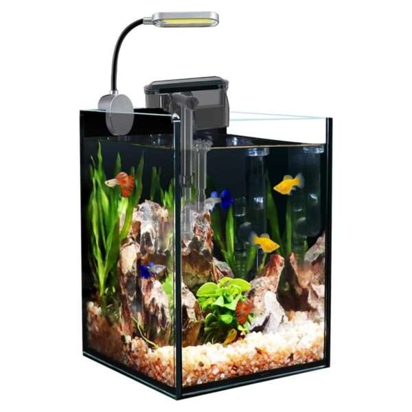 Nano acuario de vidrio (16x16x22 cm) con filtro colgante de 3W, luz LED COB y base. Ideal para aquascaping, peces pequeños y principiantes.