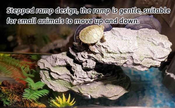 Plataforma de resina con diseño de roca natural para tortugas, que incluye una rampa de ejercicio y un área para tomar el sol.
