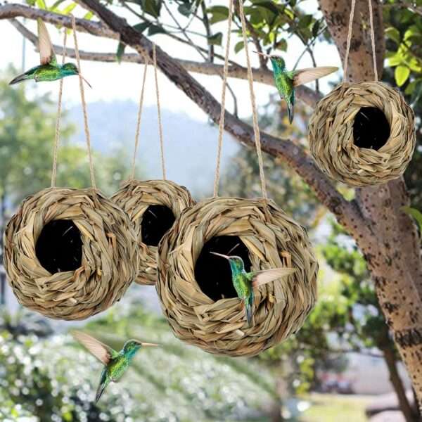 Set de 4 nidos de hierba natural para pájaros.