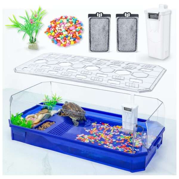 Un acuario multifuncional para tortugas, mostrando un tanque con un comedero doble, un sistema de filtración individual y un puerto de drenaje.