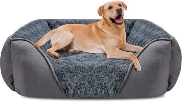 Cama ortopédica de perro suave color rosa con borde elevado y base antideslizante, perfecta para alivio de dolores articulares en mascotas grandes y pequeñas en Chile.