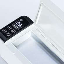 Refrigerador Portátil de Insulina y Medicamentos Veterinarios | 8 Horas de Batería | Control LCD de 2 ∘ C a 20 ∘ C | Aprobación FAA.