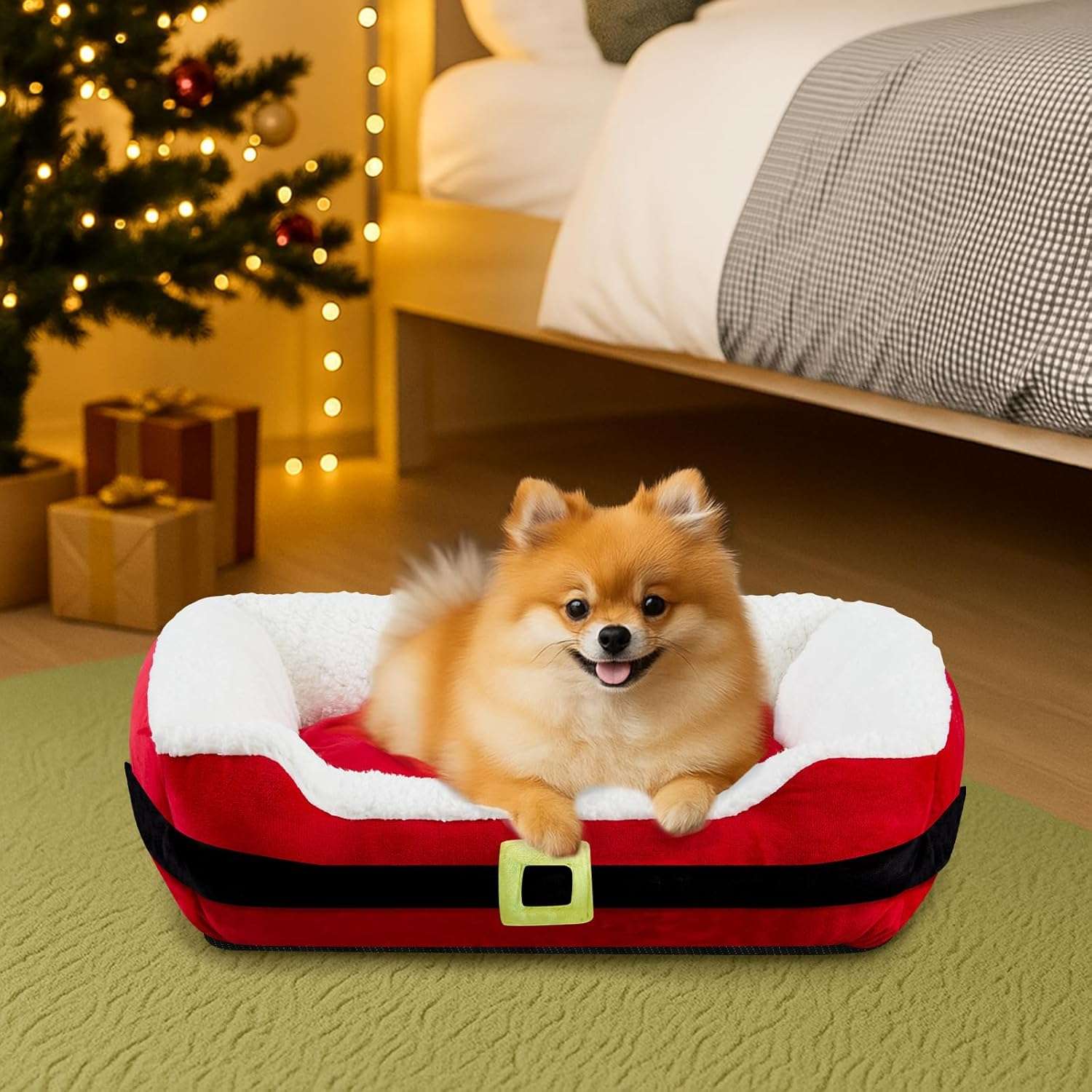 Cama navideña no desmontable (66x51 cm) con diseño Cinturón de Santa. Ofrece soporte para la columna vertebral y bordes elevados. Ideal para mascotas de hasta 14 kg.