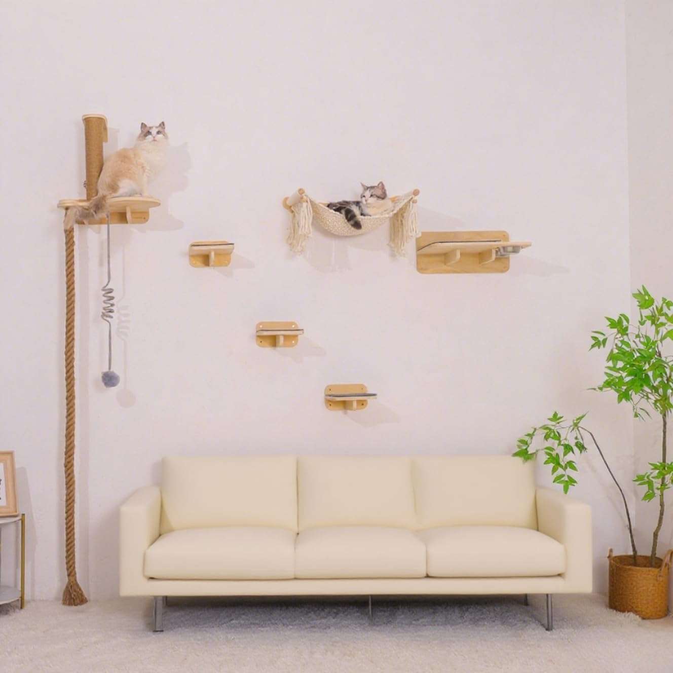 Gimnasio de pared de madera para gatos con cama trenzada rascador y comedero.