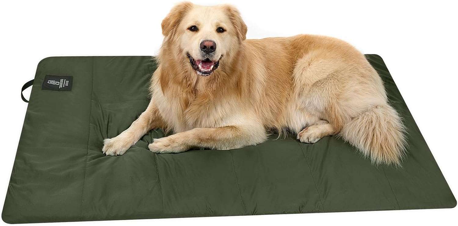 Alfombrilla aislante de 110x67 cm para mascotas. Plegable, resistente al agua y lavable a máquina. Ideal para camping y viajes.