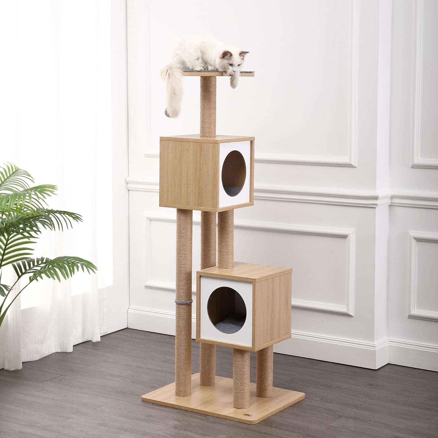 Mueble rascador de madera de 142 centimetros con yute natural y doble cubo para dos gatos.