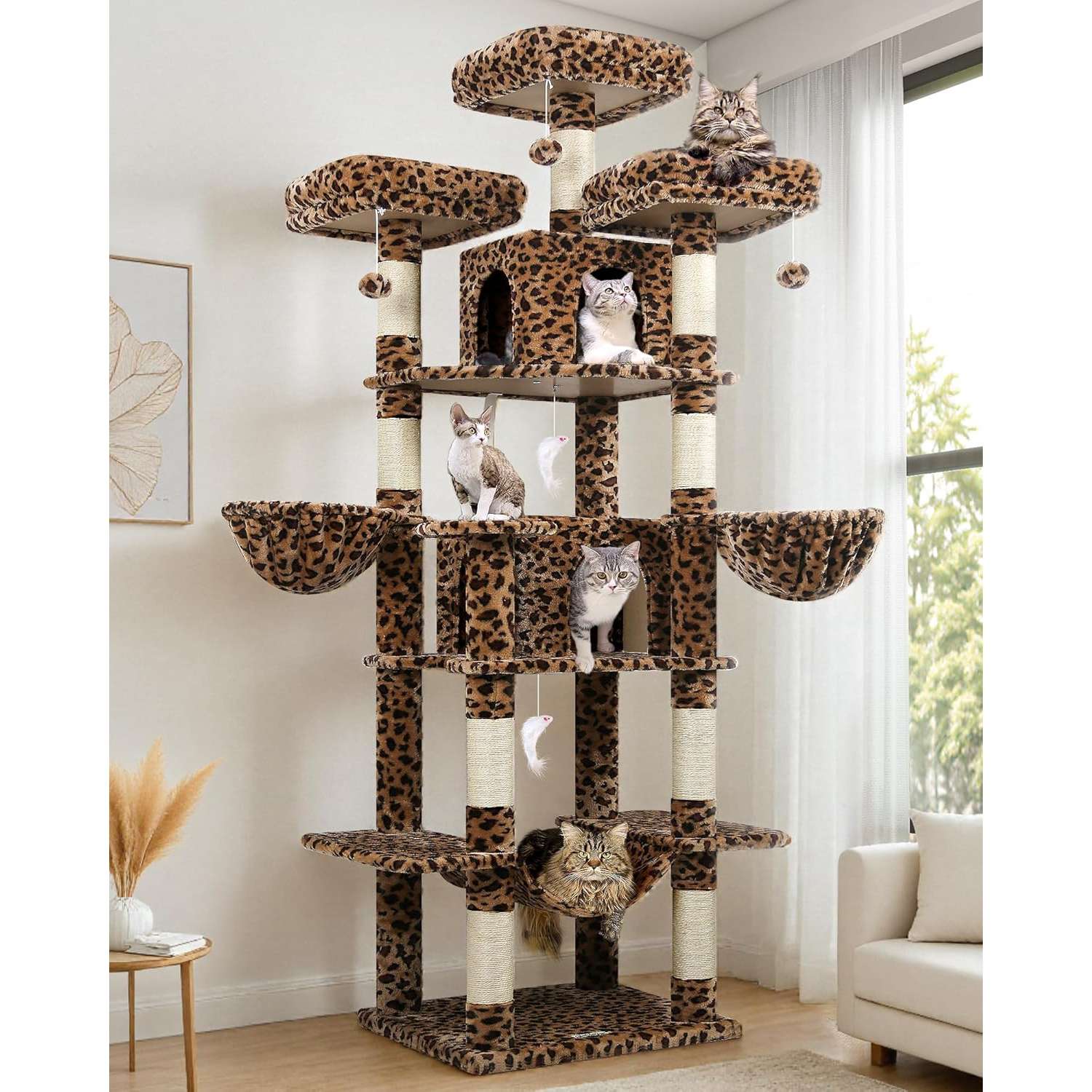Torre rascador gigante de 204 centimetros con diseño de leopardo. 3 perchas superiores y condominios para gatos multiples.