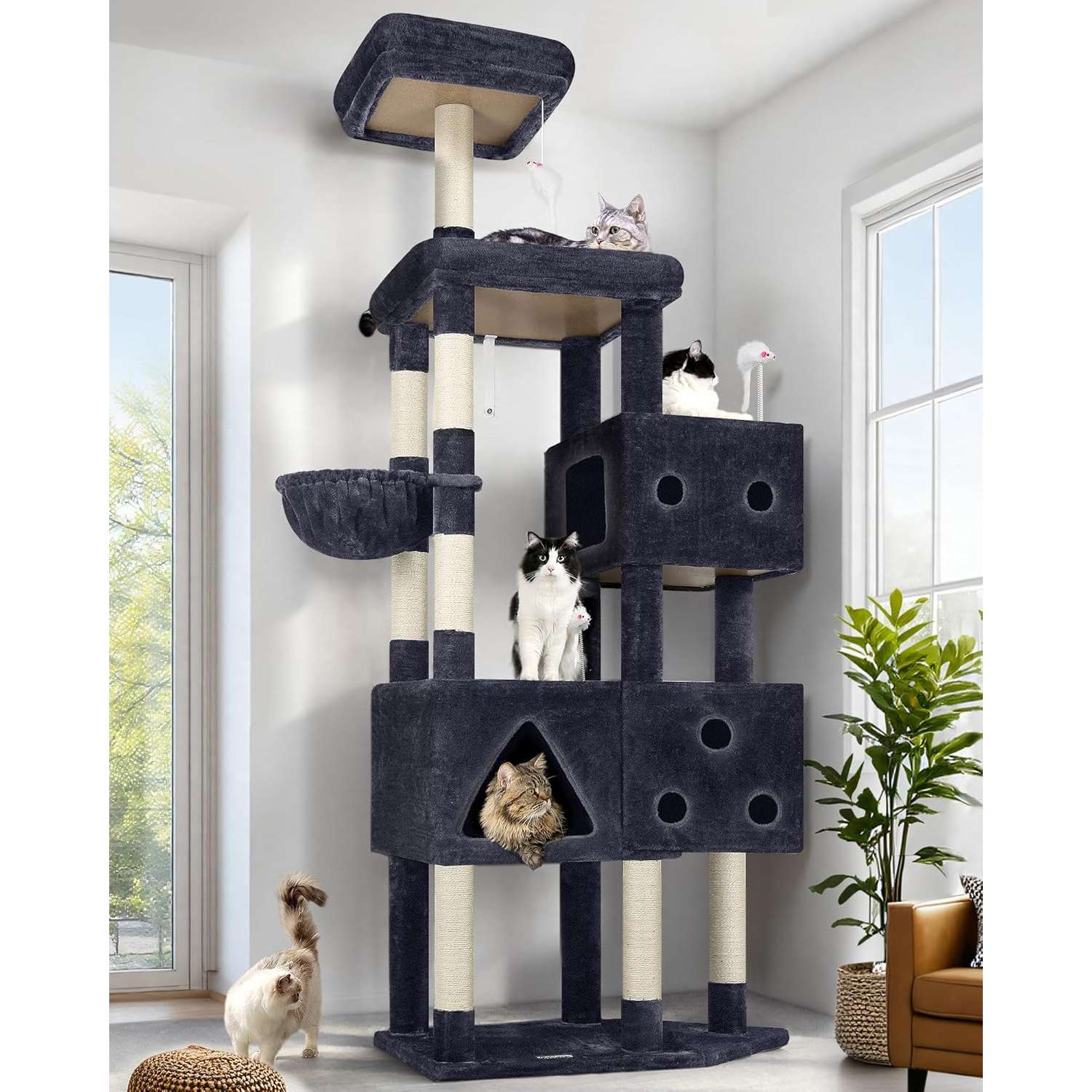 Torre rascador gigante de 207 centimetros con base de 85x45 cm. Soporta 6 gatos grandes con 3 condominios y cesta.
