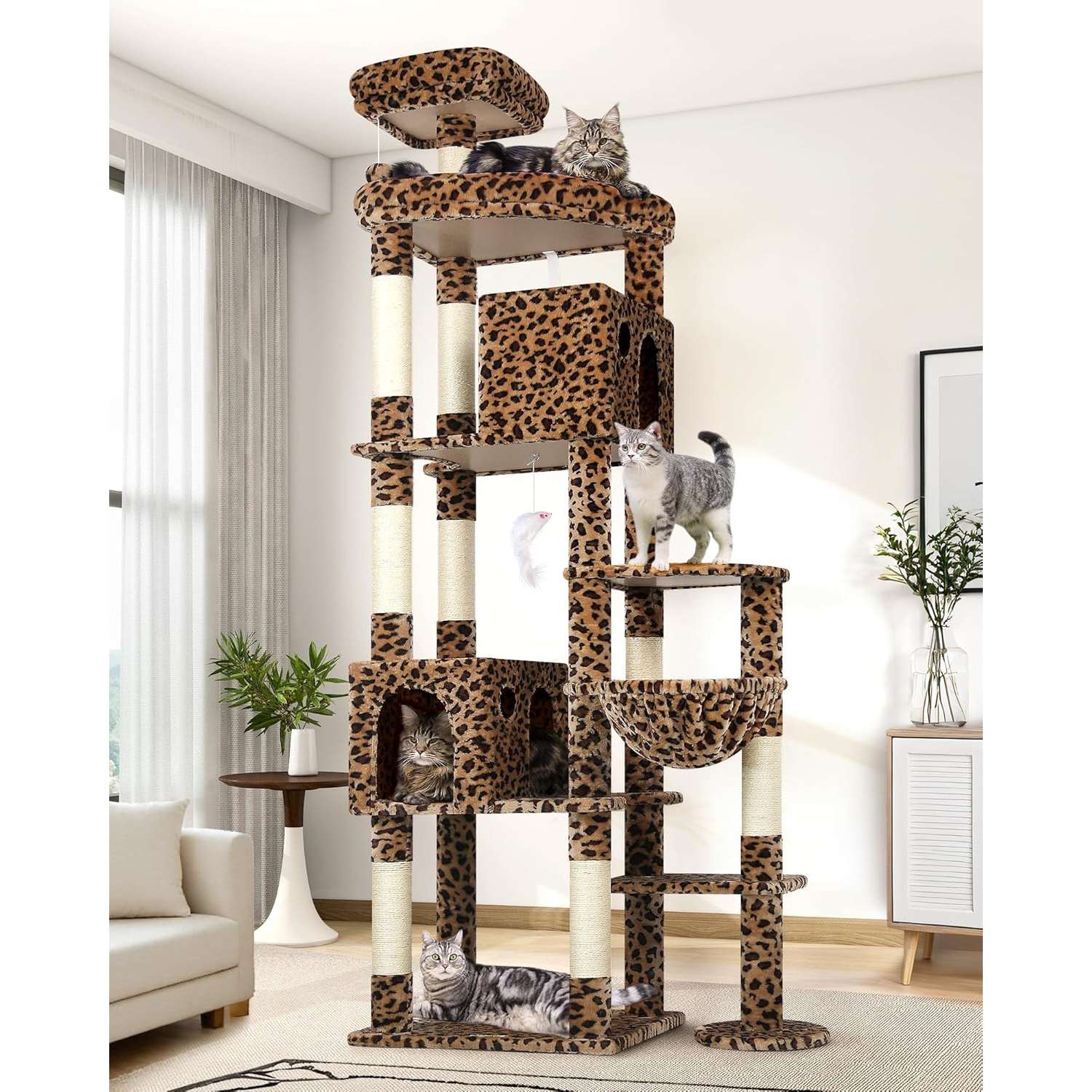 Torre rascador gigante de 213 centimetros con diseño leopardo y estructura trapezoidal estable para gatos grandes.