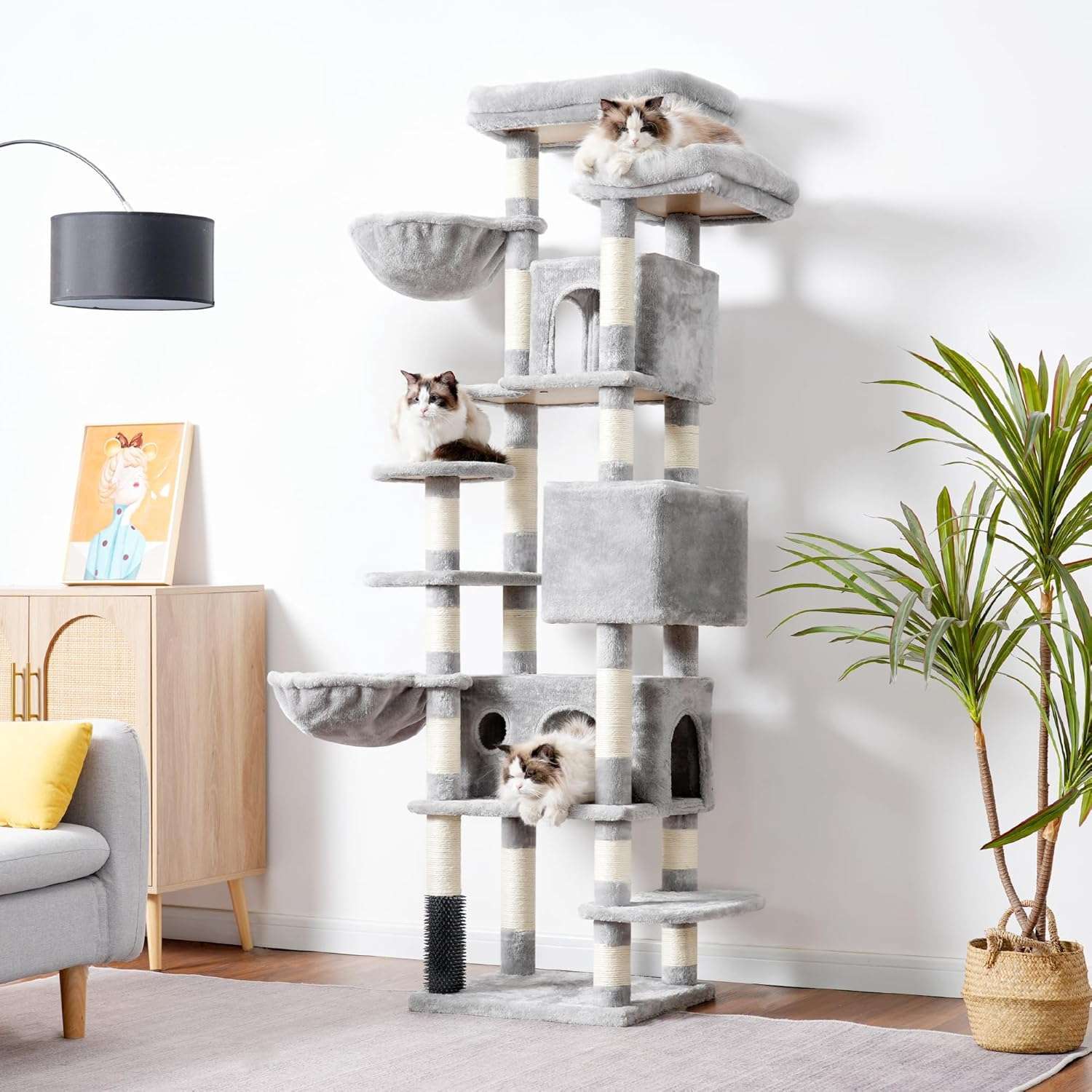 Torre rascador multi-nivel (ciento setenta y cinco centimetros) con triple condominio y doble seguridad para varios gatos.