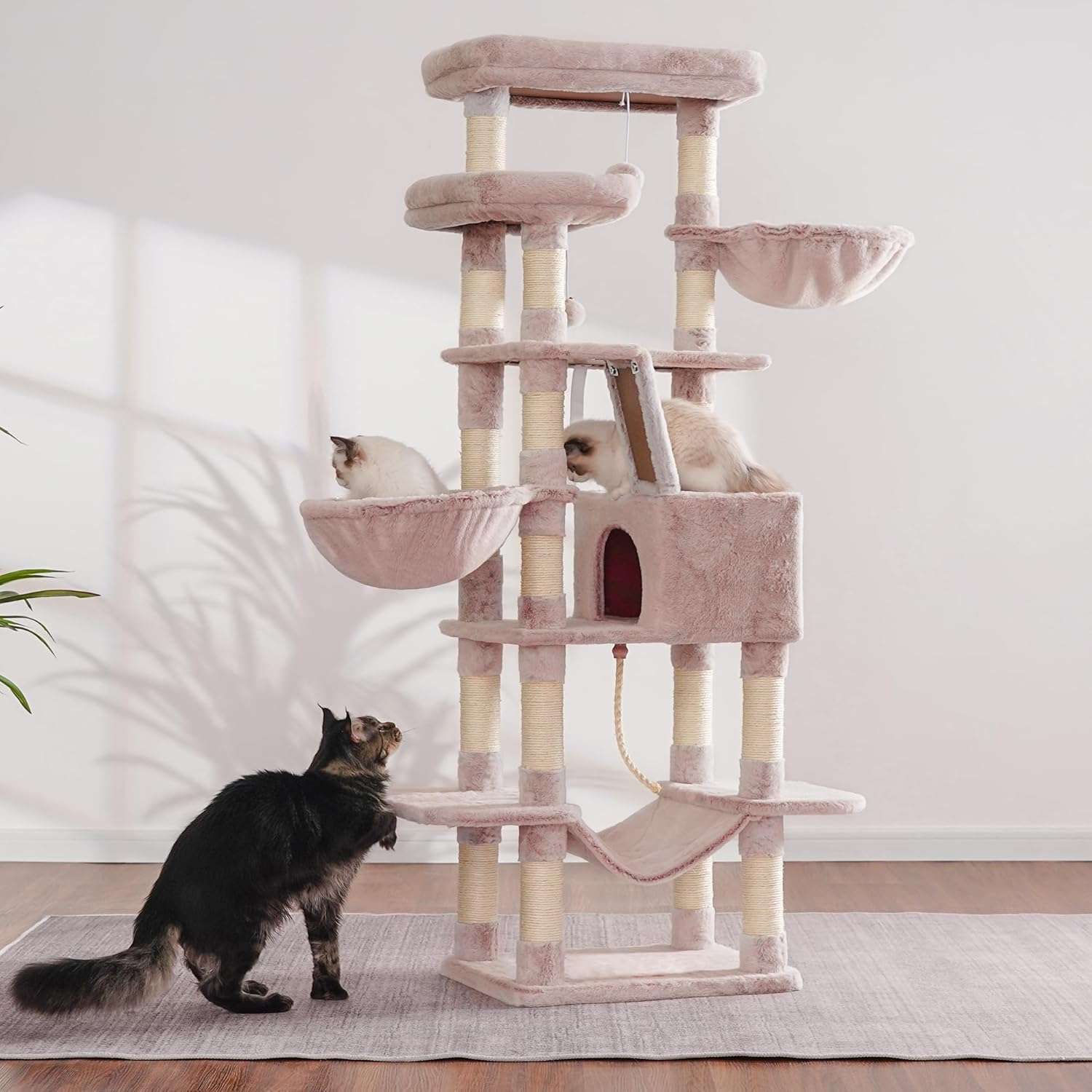 Torre rascador multi-nivel (ciento setenta y cinco centimetros) con triple condominio y doble seguridad para varios gatos.
