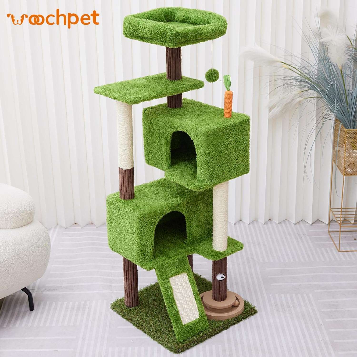 Torre rascador de diseño Planta Verde de 136 cm. Base estable de 49 por 49 cm. Doble seguridad anti-vuelco y apartamentos para varios gatos.