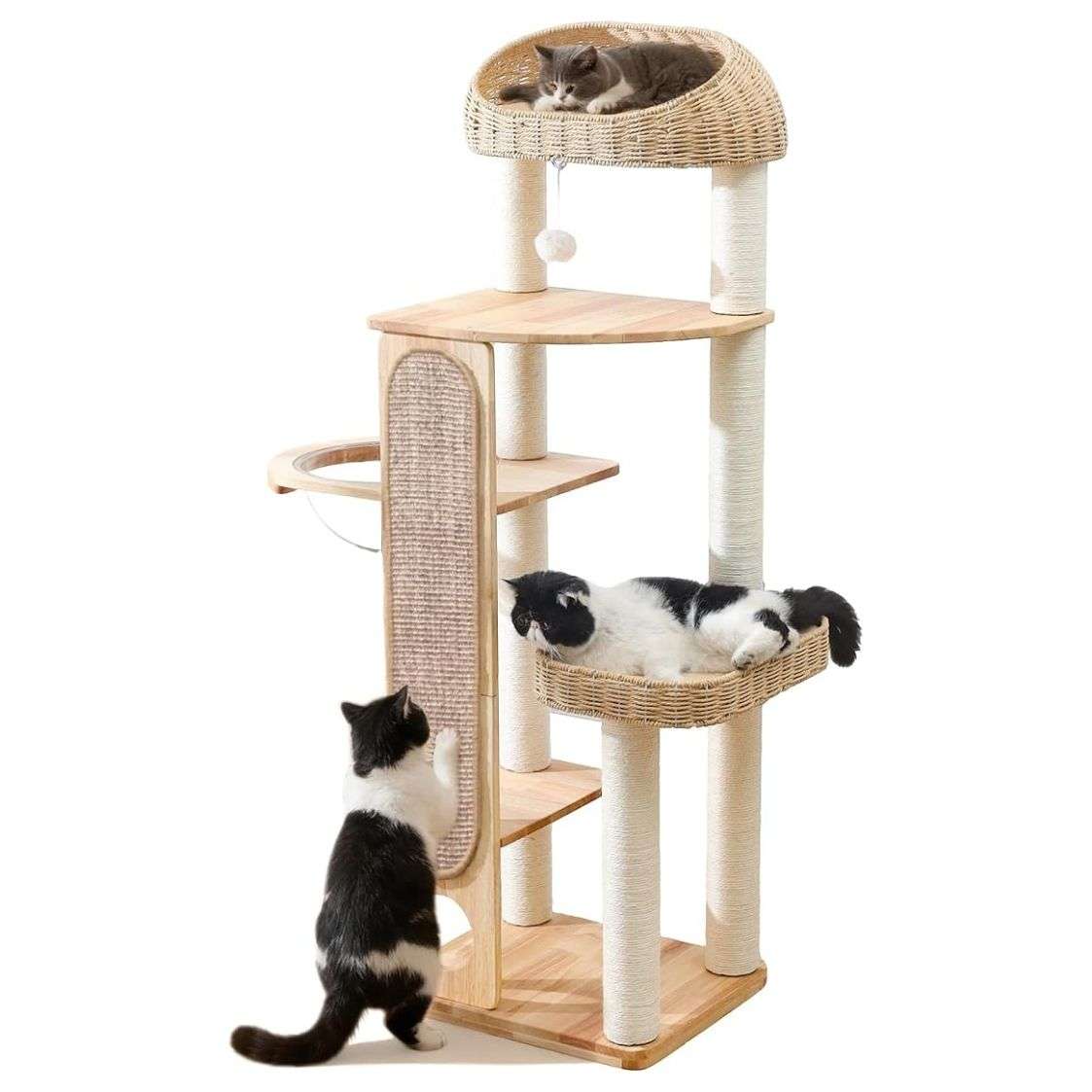 Torre rascador de madera (150 cm) con cápsula espacial y canasta de bambú. Postes gruesos y estabilidad total para gatos grandes.