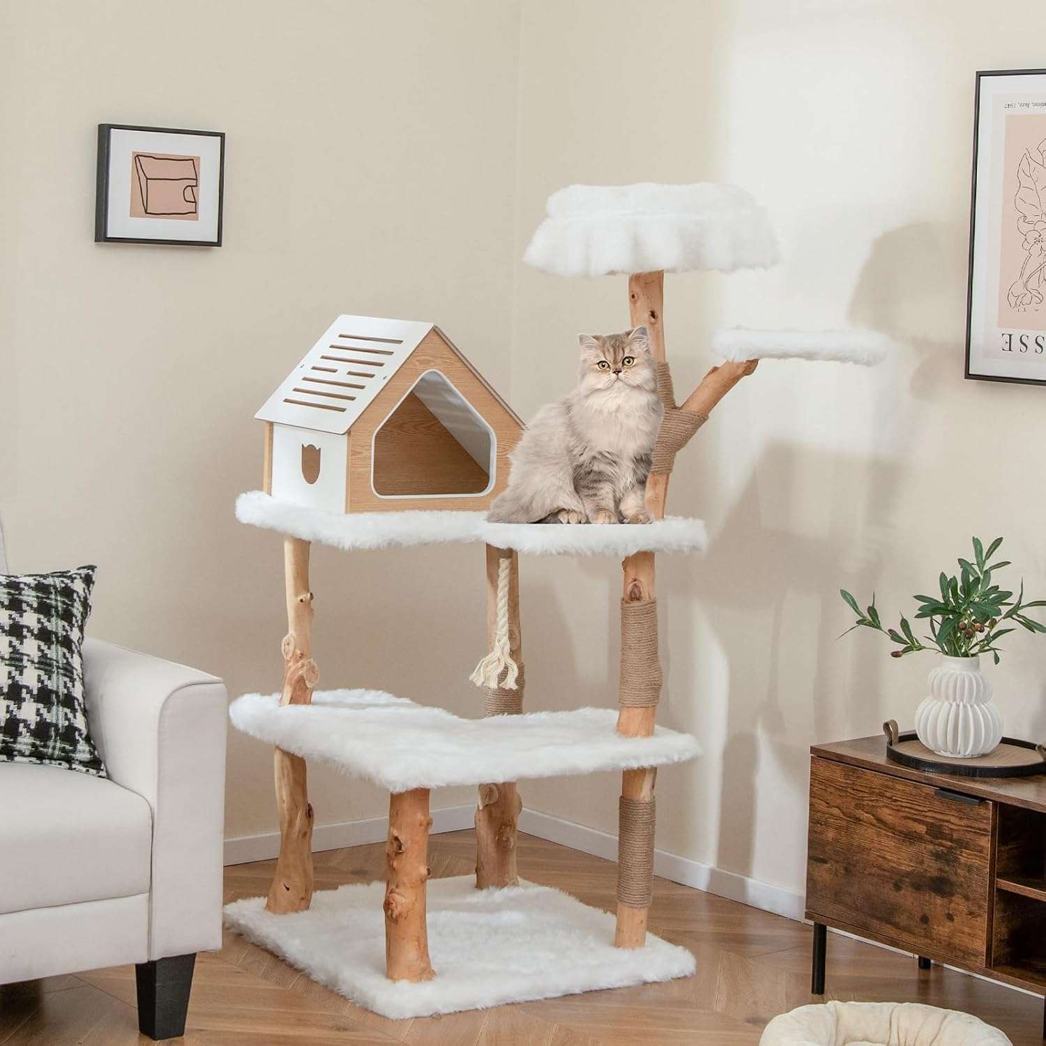 Torre rascador de madera maciza de pera (ciento cincuenta y dos centimetros). Base ultra solida, cojines de felpa y rascador de sisal para gatos.