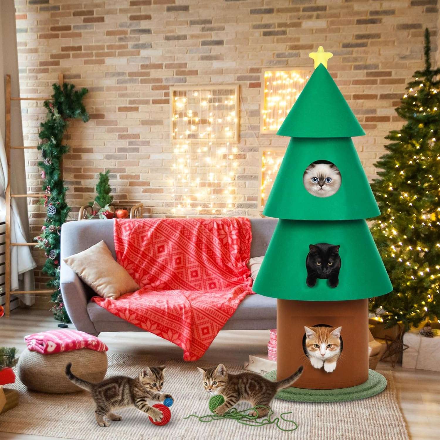 Torre de gatos multi-nivel (61x61x152 cm). Diseño Árbol de Navidad, con 3 condominios, pilares de fieltro y base ancha anti-vuelco.