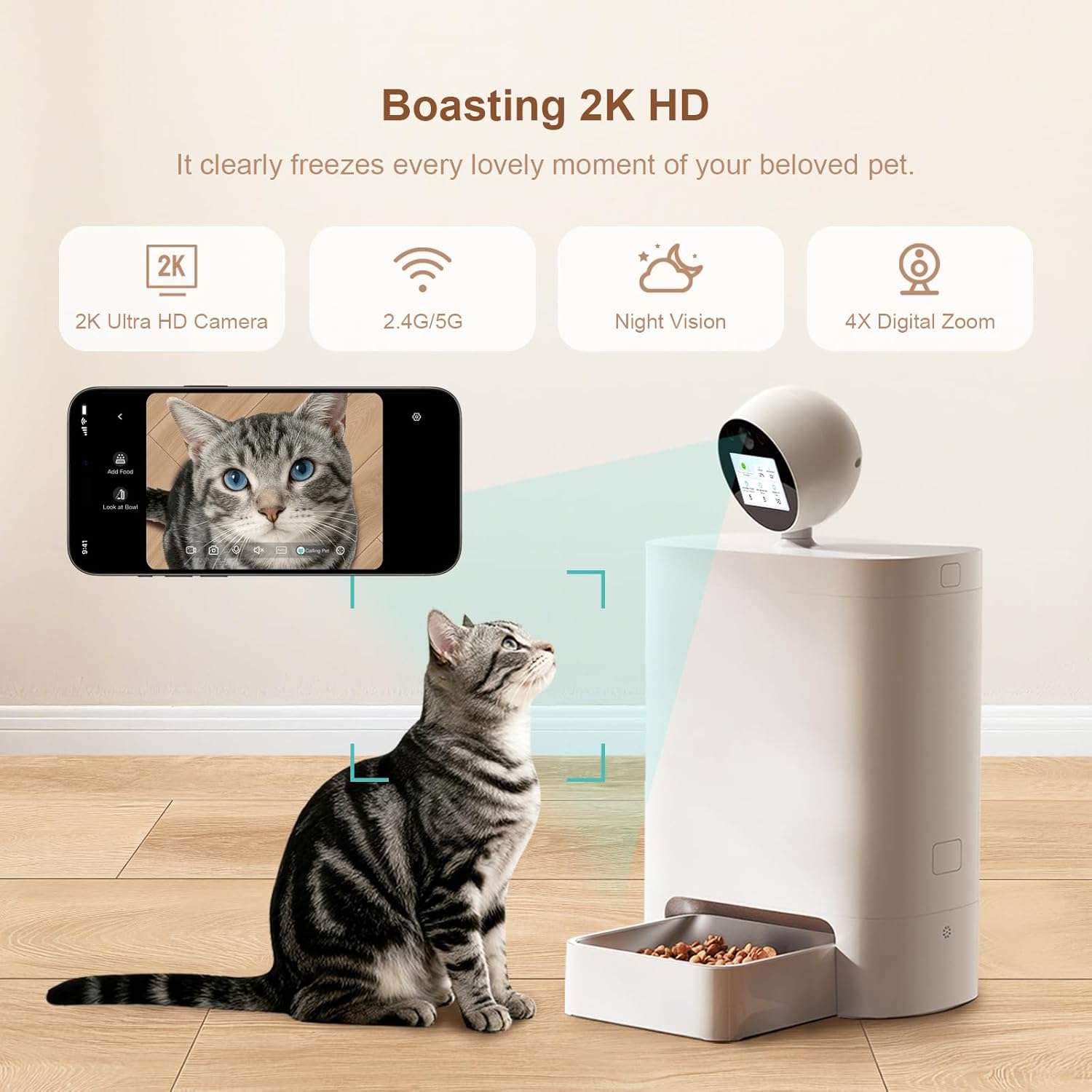 Comedero inteligente blanco con camara giratoria 2K pantalla IPS frontal y plato de acero inoxidable capacidad 2.5 kg con conexion WiFi 5G.