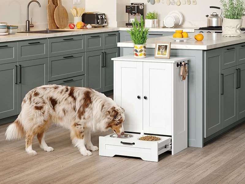 Mueble organizador blanco de madera para perros con cajon deslizable platos de 22 cm y estante interno ajustable 60x35x80 cm.