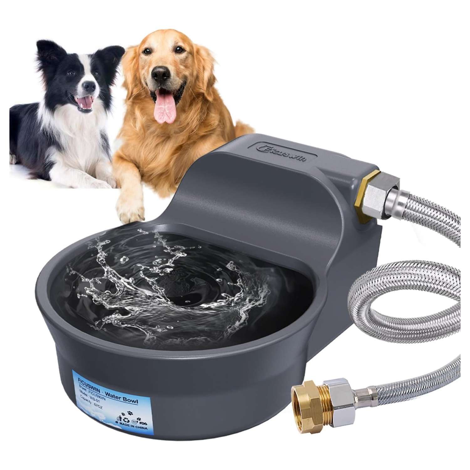 Bebedero automatico de 2 litros con manguera y conectores instalado en un patio para perros.